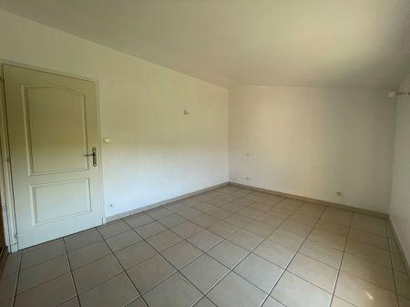 Location - Maison - 4 pièces - 157.27 m² - st Etienne De Tulmont