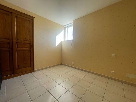Location - Maison - 4 pièces - 157.27 m² - st Etienne De Tulmont
