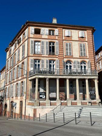 Location - Appartement - 3 pièces - 159.00 m² - montauban