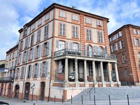 Location - Appartement - 3 pièces - 159.00 m² - montauban