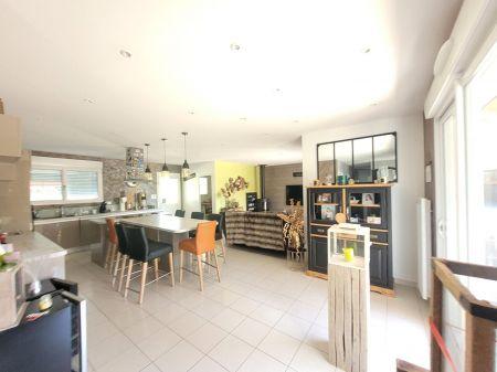 Vente - Maison - 4 pièces - 104.20 m² - puycelsi