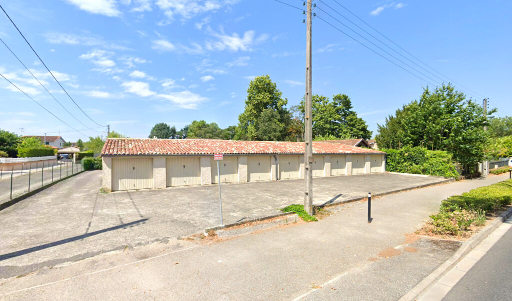 Garage / parking